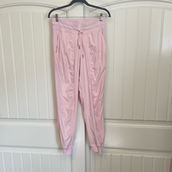 Lululemon Dance Studio Mid-Rise Lined Jogger
Strawberry Milkshake size 6 - Picture 1 of 8